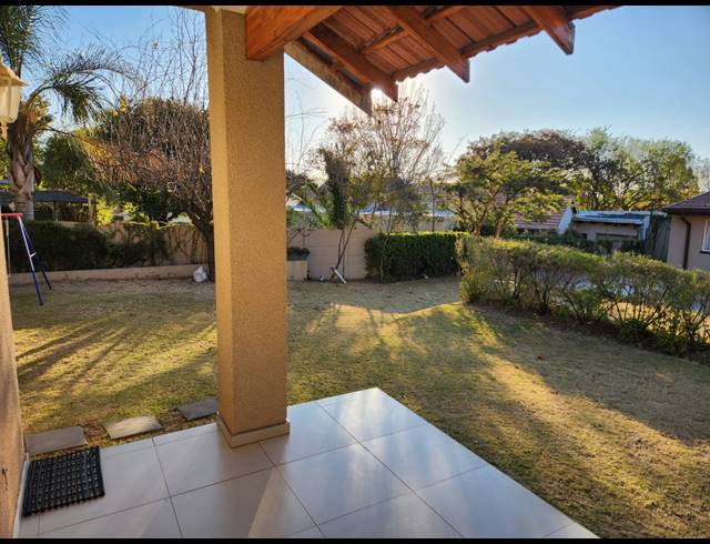 2 BEDROOM FLAT TO LET IN WENDYWOOD